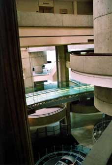 The crazy maze of the interior space